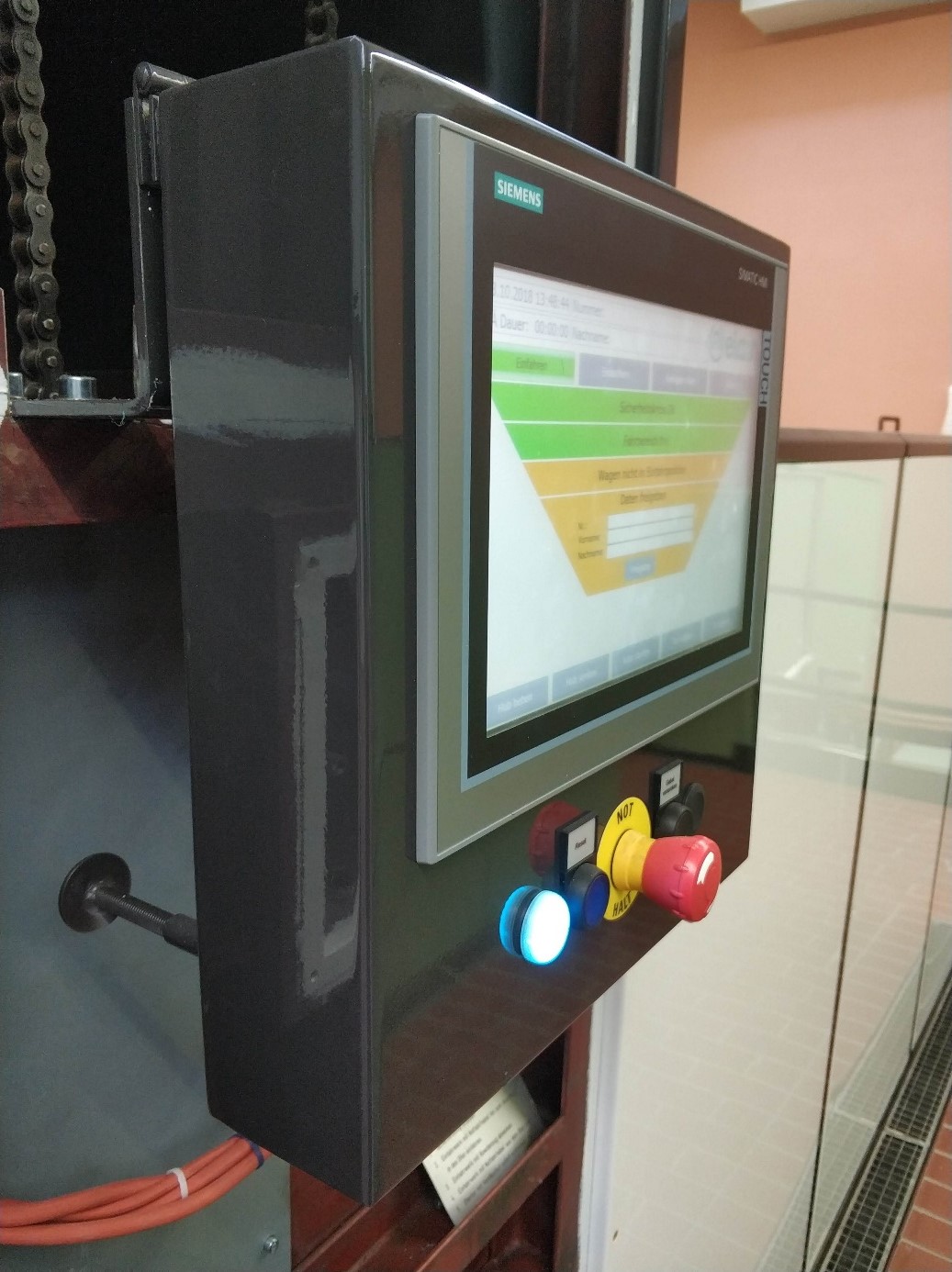 Elair Kremationsofen mit professionell programmierter Steuerung und tieferen Emissionen als bei Gasöfen.
